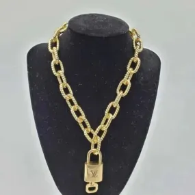 100%  Louis Vuitton Lock & Key with Unbranded Gold Plated Chain Necklace