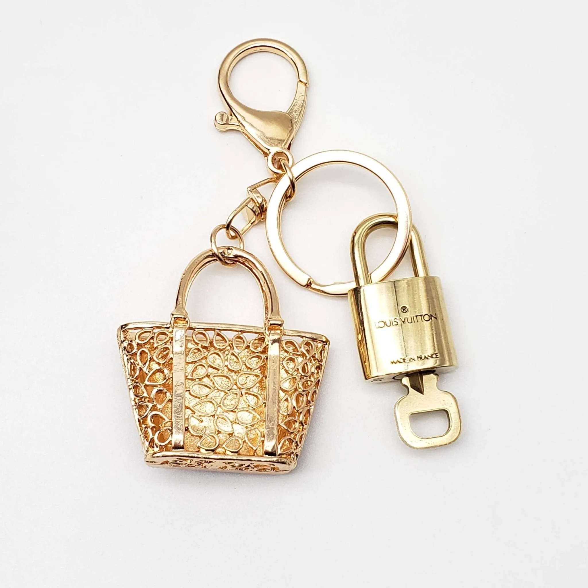 100%  Louis Vuitton Lock and Key with Unbranded Keychain, Keycharm, Bagcharm