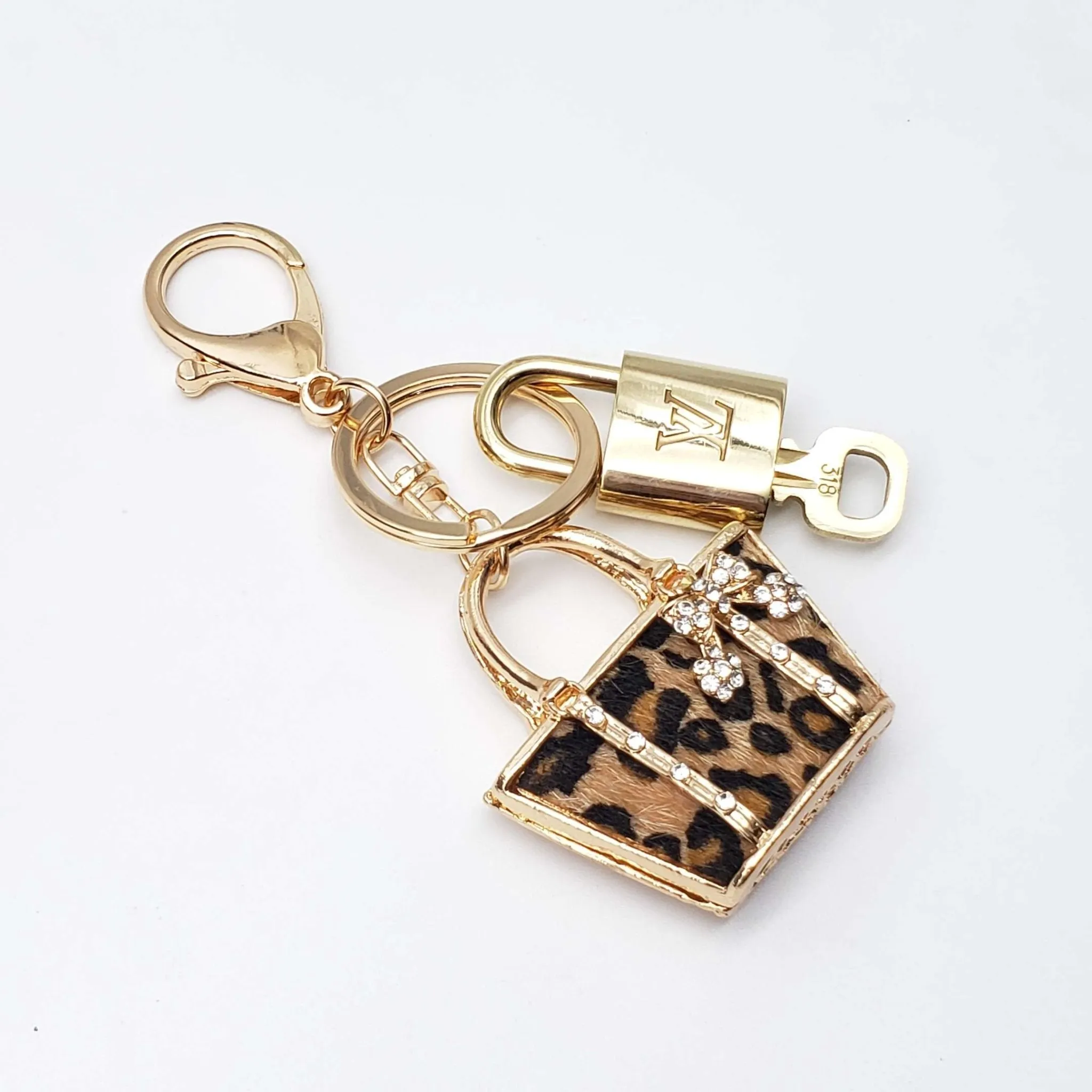 100%  Louis Vuitton Lock and Key with Unbranded Keychain, Keycharm, Bagcharm