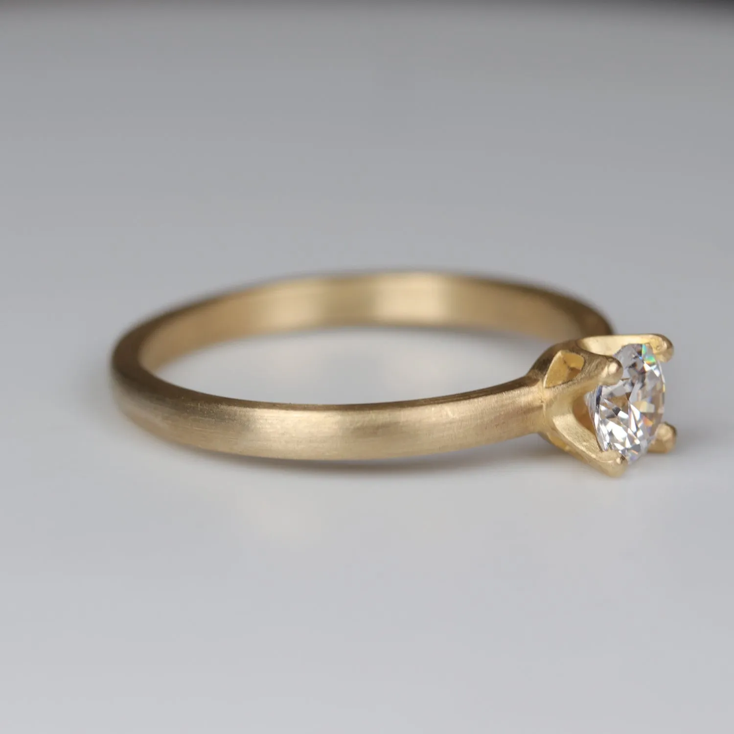 5mm Crown Solitaire •