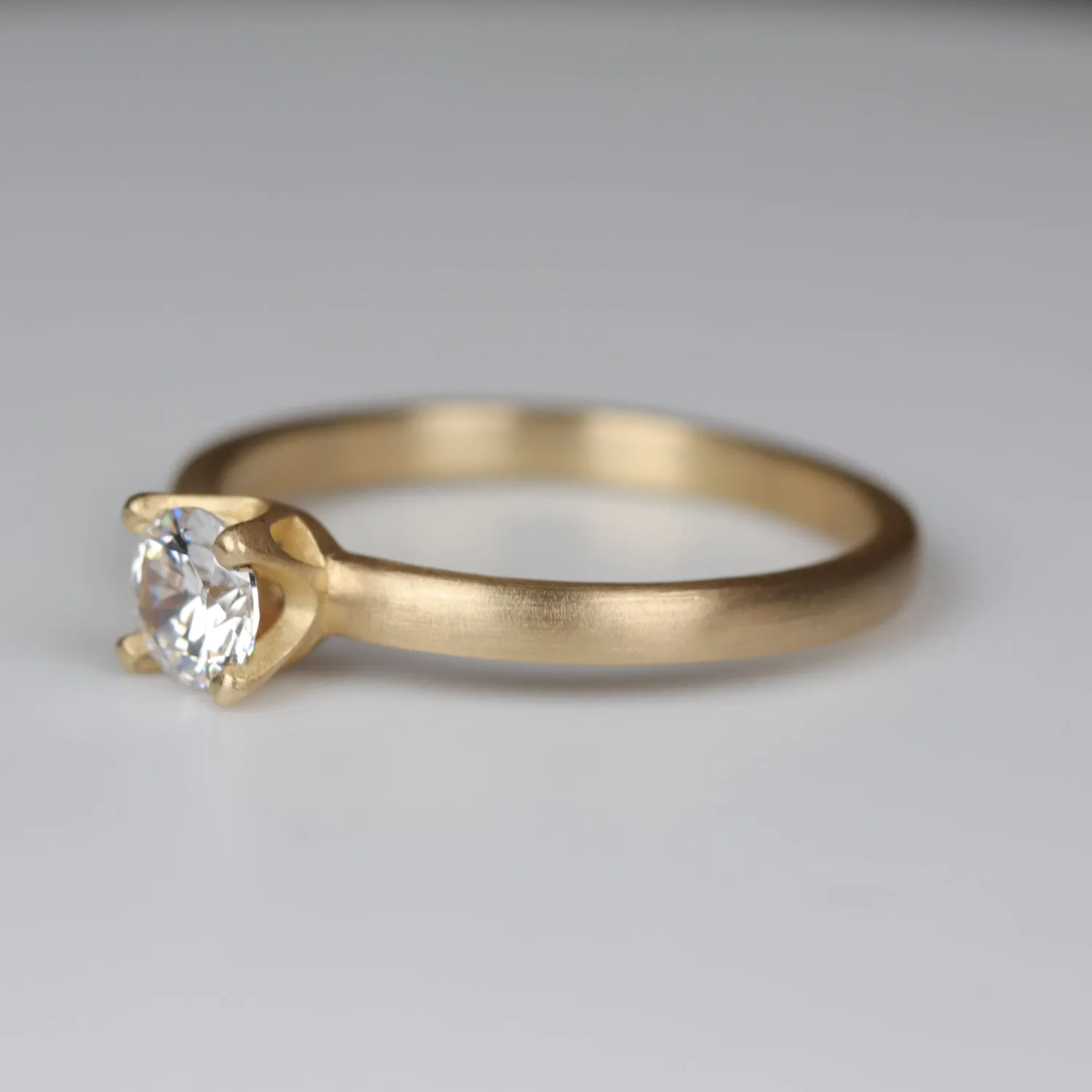 5mm Crown Solitaire •