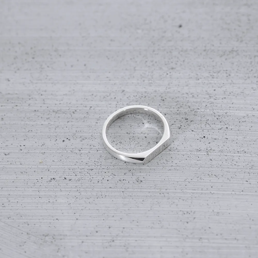 Flat signet Ring