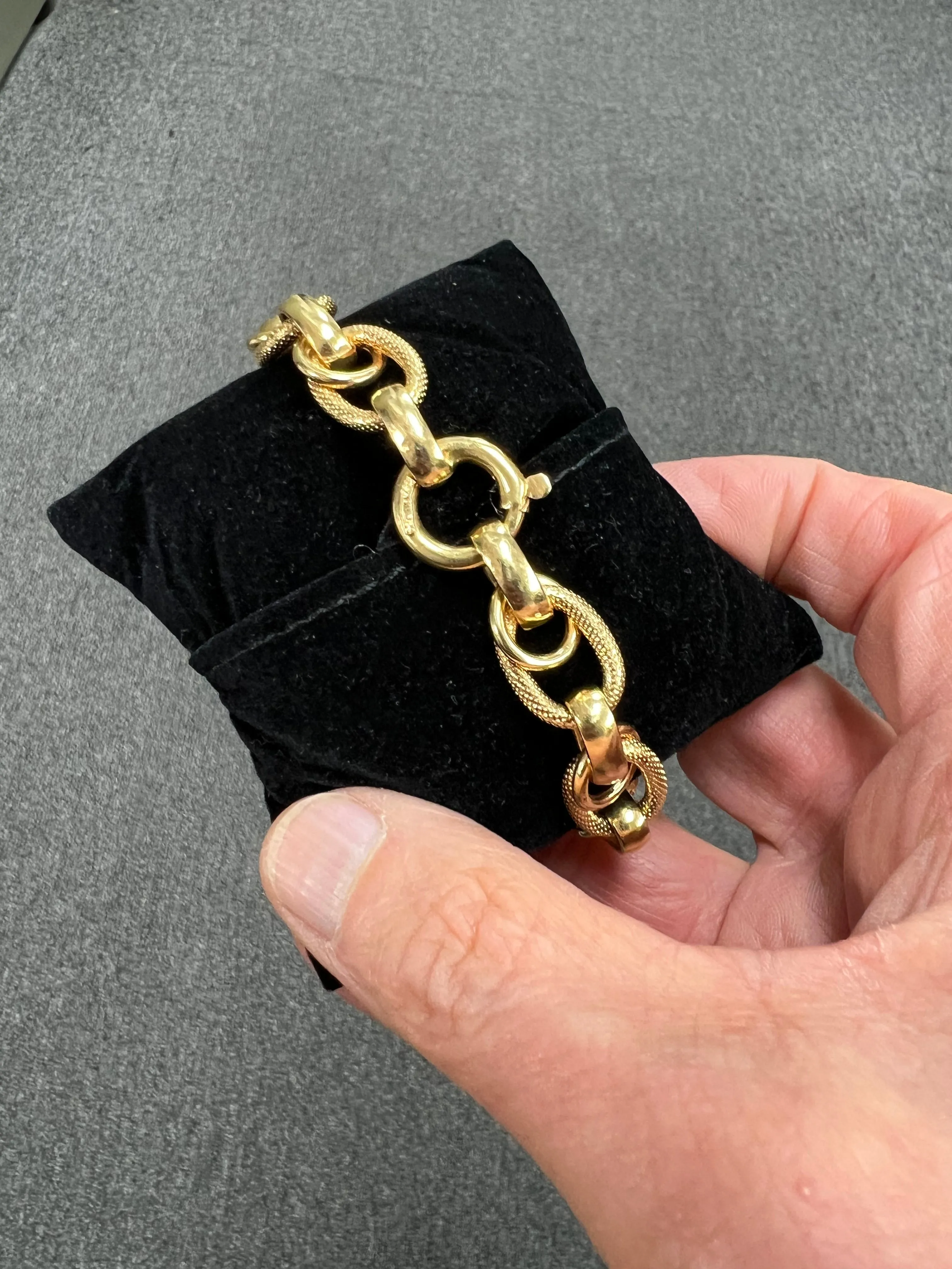 Italian Shiny And Textured Yellow Gold Link Bracelet 1980s