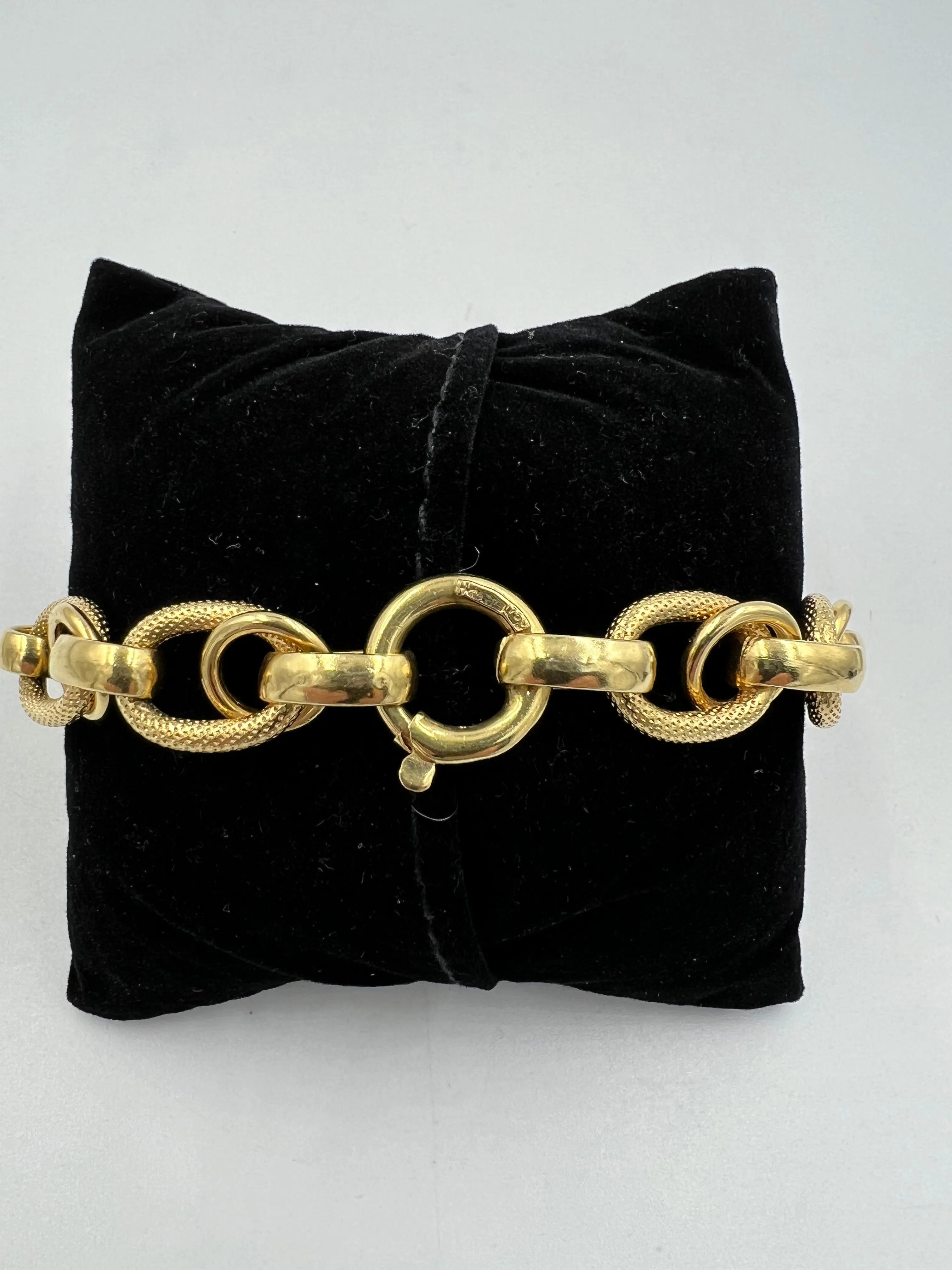 Italian Shiny And Textured Yellow Gold Link Bracelet 1980s