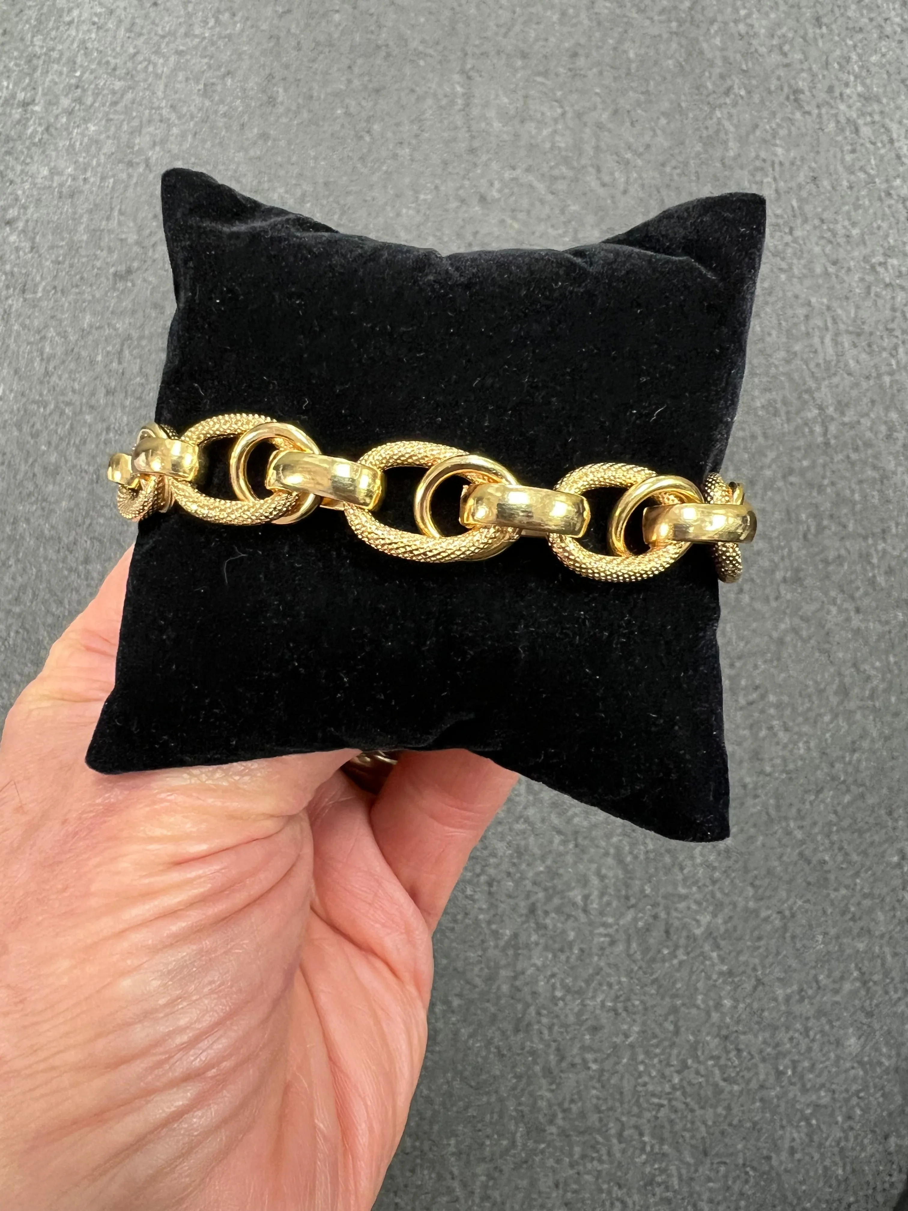 Italian Shiny And Textured Yellow Gold Link Bracelet 1980s