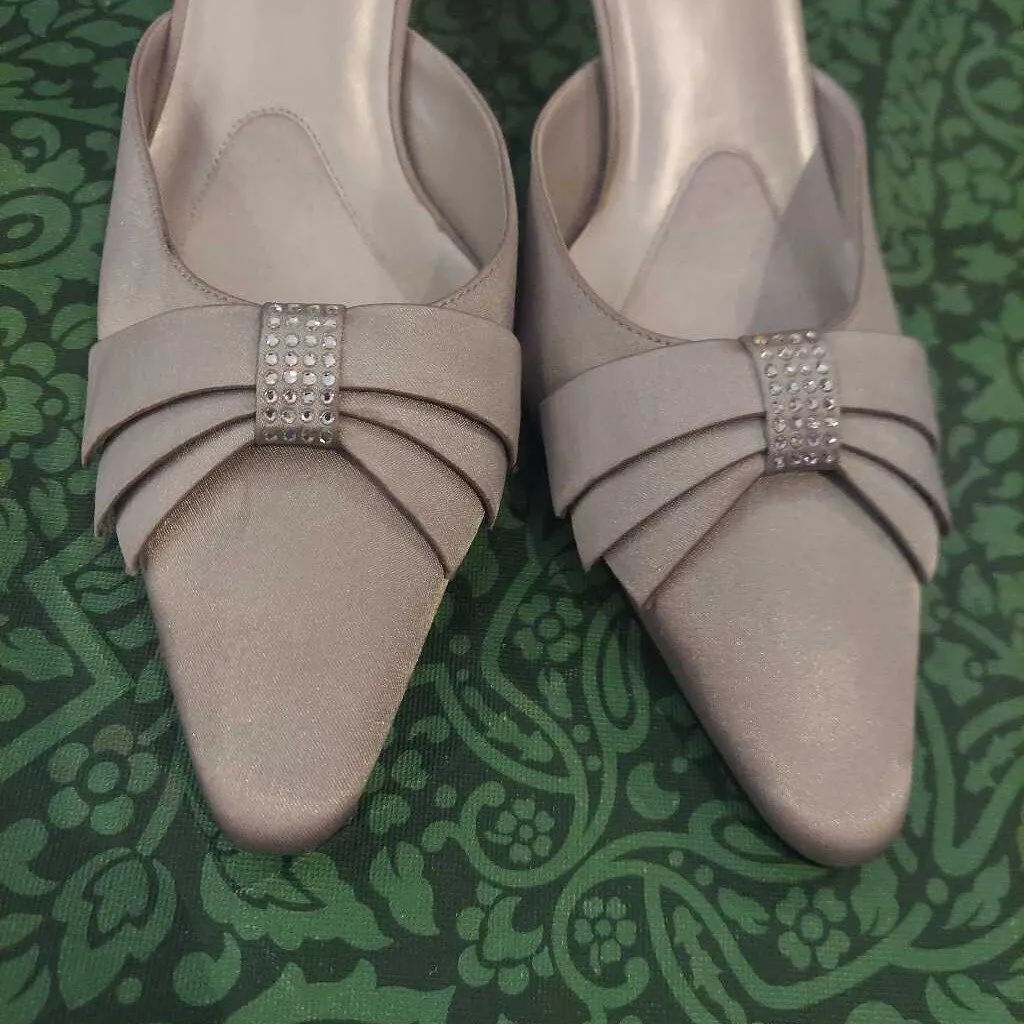 Karen Scott Silver Heels - Size 7