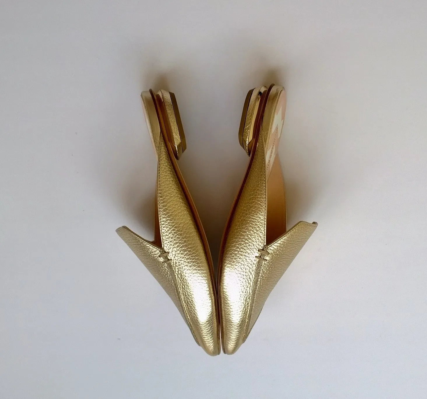 Nicholas Kirkwood Beya Slippers new in box loafers flats Platino Gold metallic leather